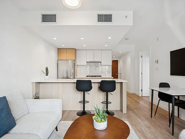 2100 Bellevue Ave #B-101 — Photo 34