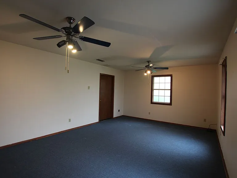 3211 S Donnybrook Ave — Photo 31