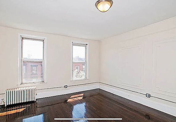 3rd image of 156 Bedford Ave #3