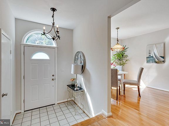 4th image of 20008 Lake Park Dr #115
