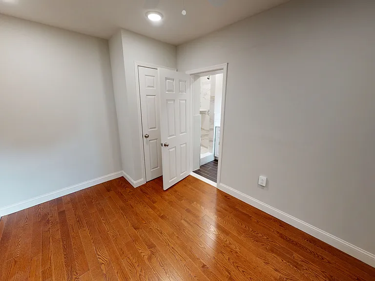 1622 Pine St #3R — Photo 5
