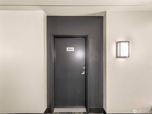 5th image of 1620 Belmont Avenue #324