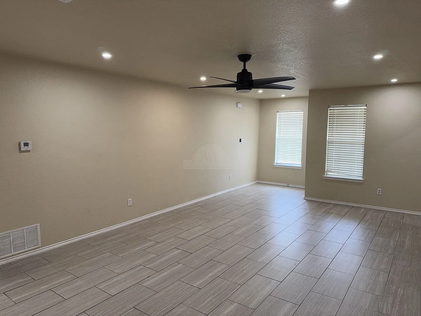 **1/2 off first months (prorate rent)** 2611 Littlewood Drive, Killeen — Photo 3