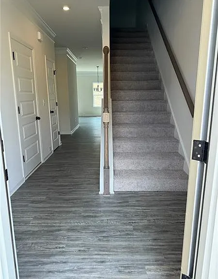 423 Perth Dr — Photo 6