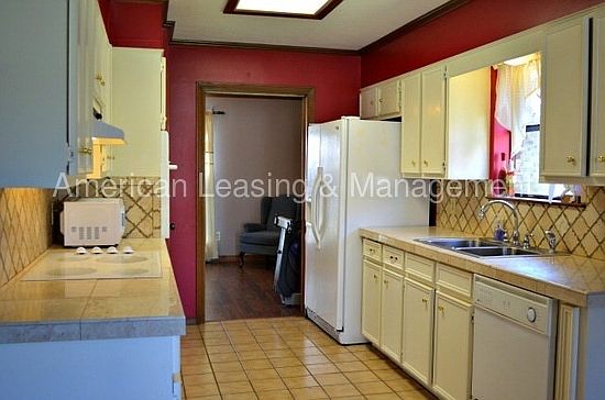 3rd image of 1152 Briarmeadow Dr