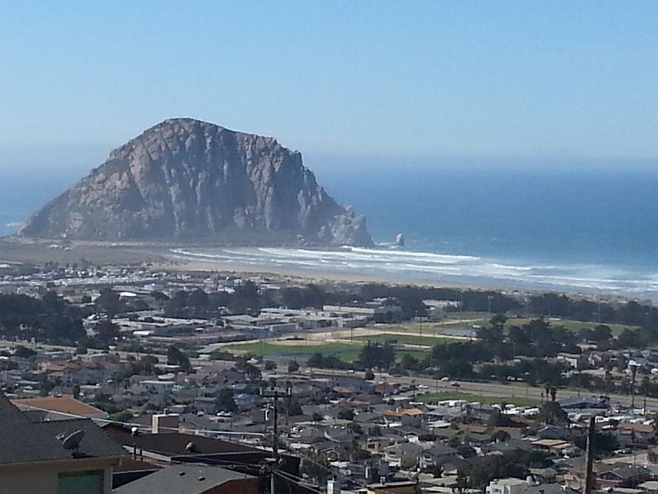 Front viiew of Morro Rock