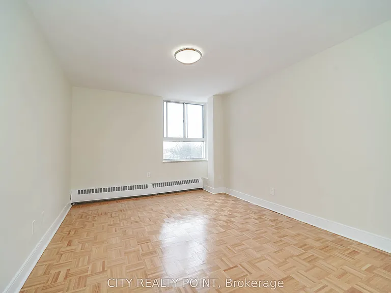 6200 Bathurst St #1408 — Photo 8