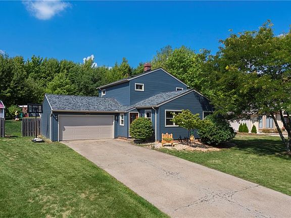 2nd image of 7418 Dover Ln