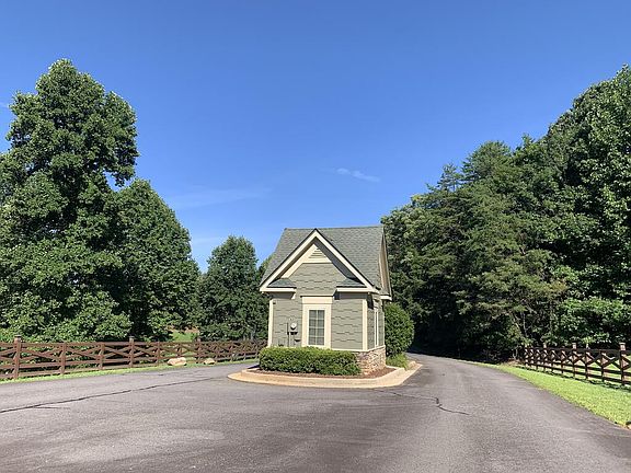 4th image of 10A Yellow Maple Ln