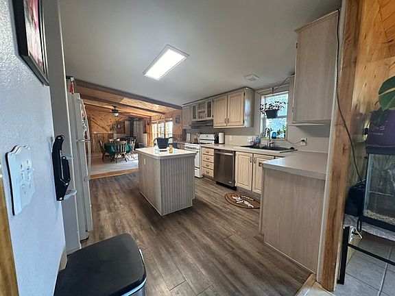 4th image of 1736 F Rd