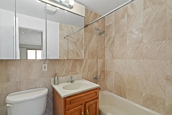 Rented by Nest Seekers International | media 13