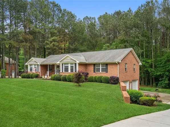 208 Meadows Ct, Dawsonville, GA 30534