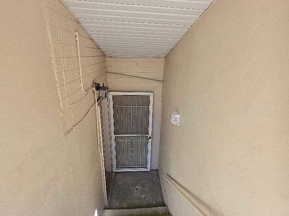 2nd image of 461 Diagonal St