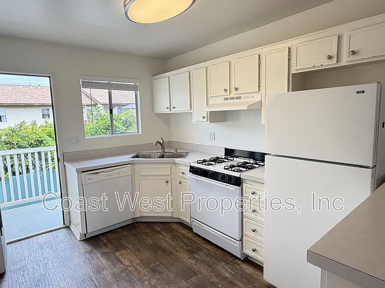 3539 Roosevelt St #E — Photo 3