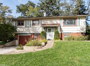 21W272 Coronet Rd, Lombard, IL 60148