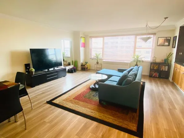 225 Saint Pauls Avenue image 3 of 13