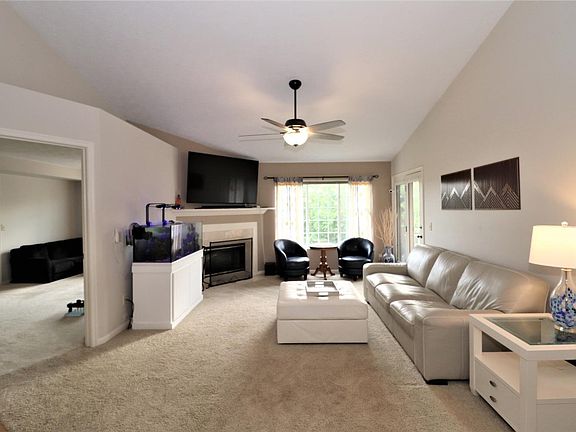 3rd image of 4250 Endeavor Dr Unit 306