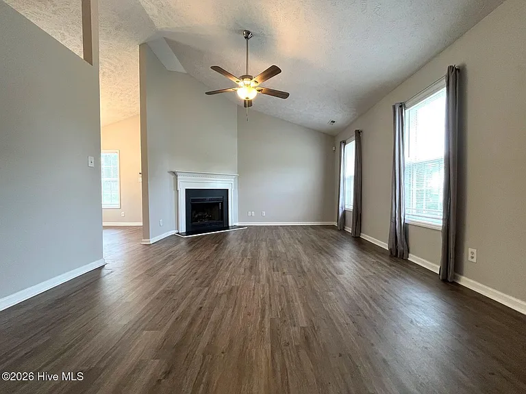 477 Northwoods Dr — Photo 2