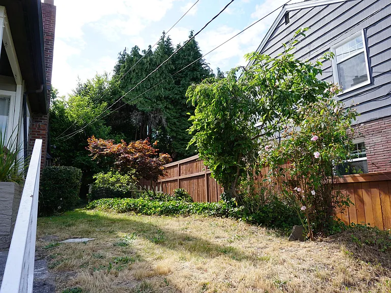 2727 36th Ave SW — Photo 20