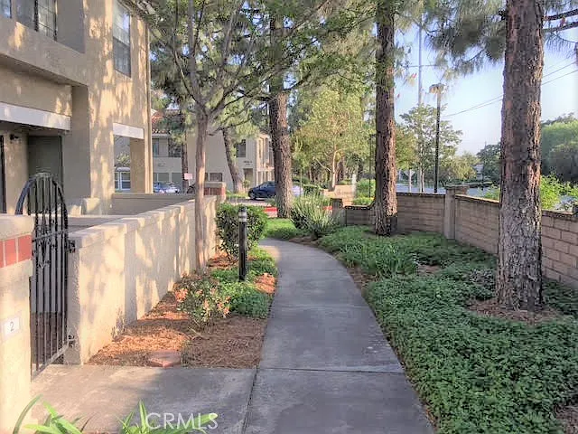 8167 Vineyard Ave — Photo 2