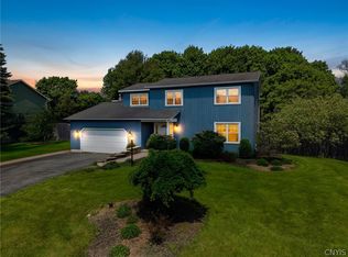 3907 Stetson Cir, Syracuse, NY 13215