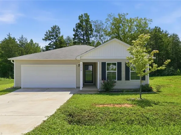7432 Humble Farm Dr, Liberty, NC 27298