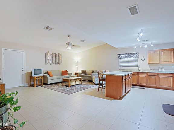 3rd image of 3721 W CALAVAR Road