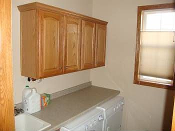 4th image of 208 Honeysuckle Dr