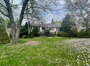 21517 Halburton Rd, Beachwood, OH 44122