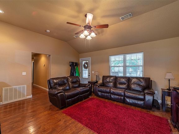 4th image of 1011 Choctaw Ave