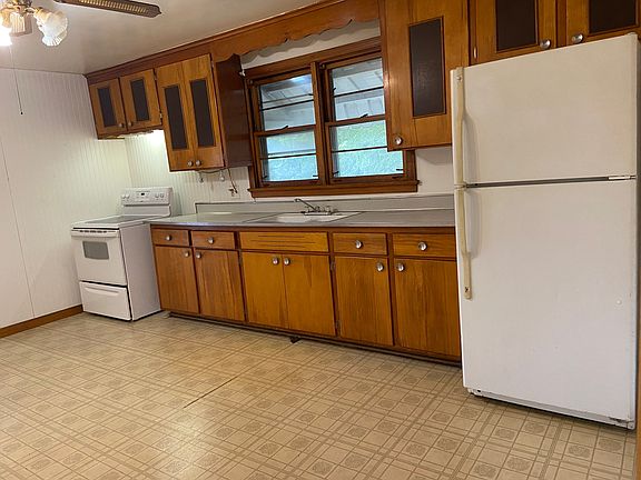 3rd image of 2302 Niagara St #2