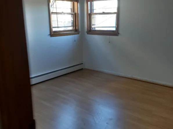 14613 Keystone Ave APT 2E, Midlothian, IL 60445