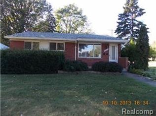 30847 Mayflower St, Roseville, MI 48066