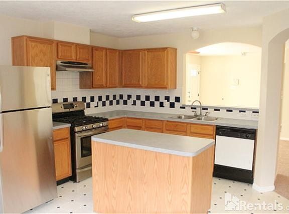 5th image of 626 Oak Berry Dr