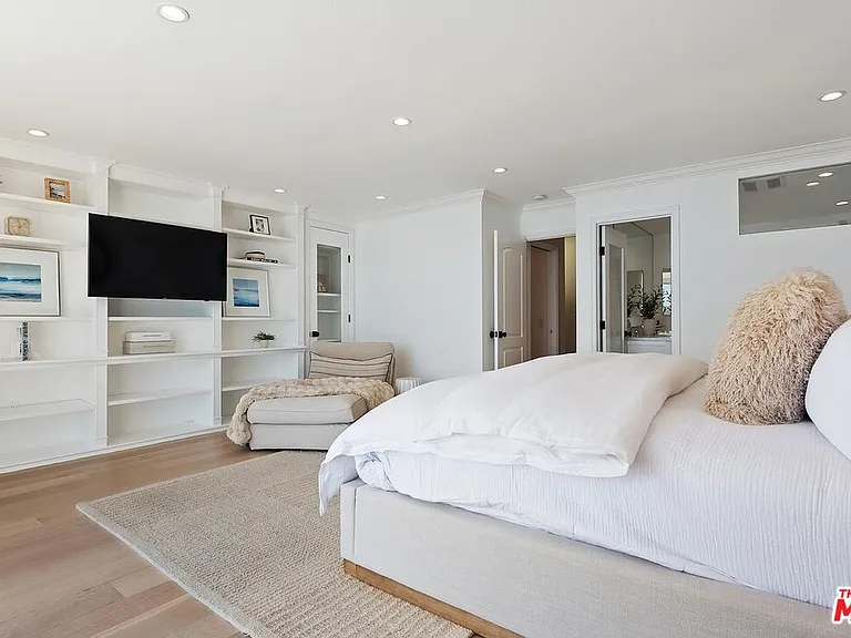 11874 Beach Club Way — Photo 23