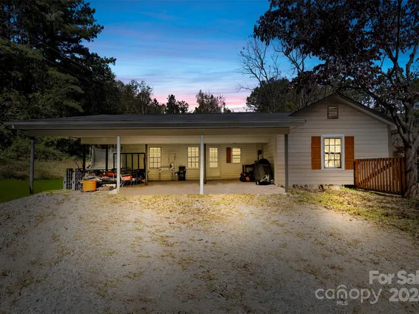 357 Eagle Mills Rd, Hamptonville, NC 27020