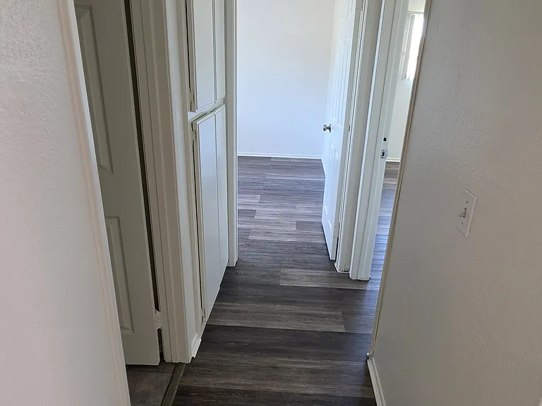 1501 S Hampstead St #9 — Photo 9