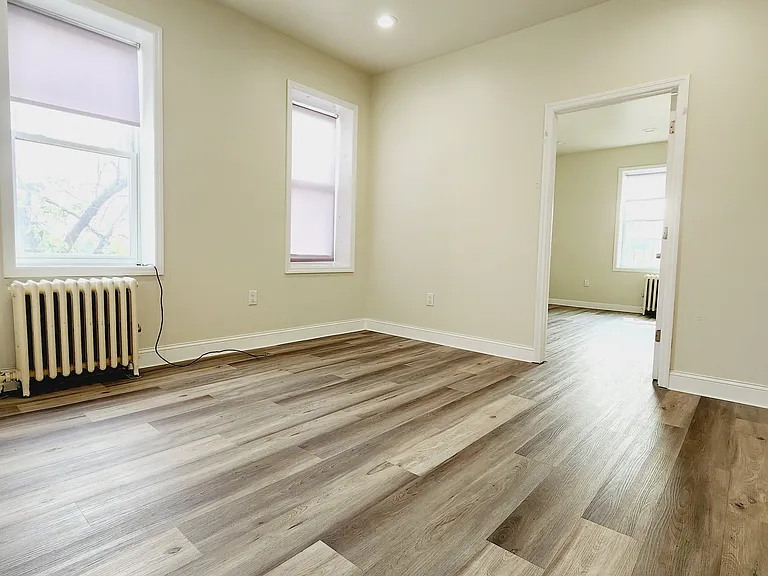 11 Broadway #46 — Photo 2