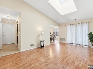 297 Alpine Way, Woodbridge, NJ 07095