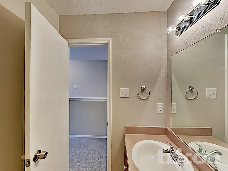 101 Hancock St — Photo 9