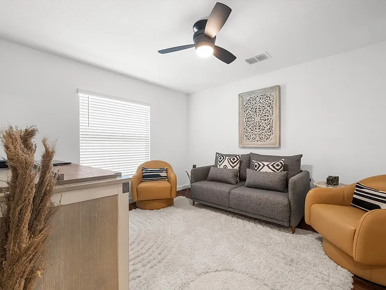 Lounge/3rd bedroom with pullout queen