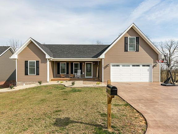 3rd image of 469 Pine Hurst Dr