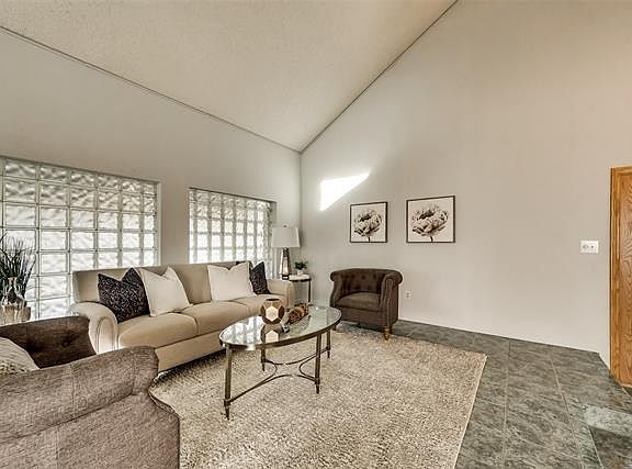 5th image of 3430 Castle Rock Ln
