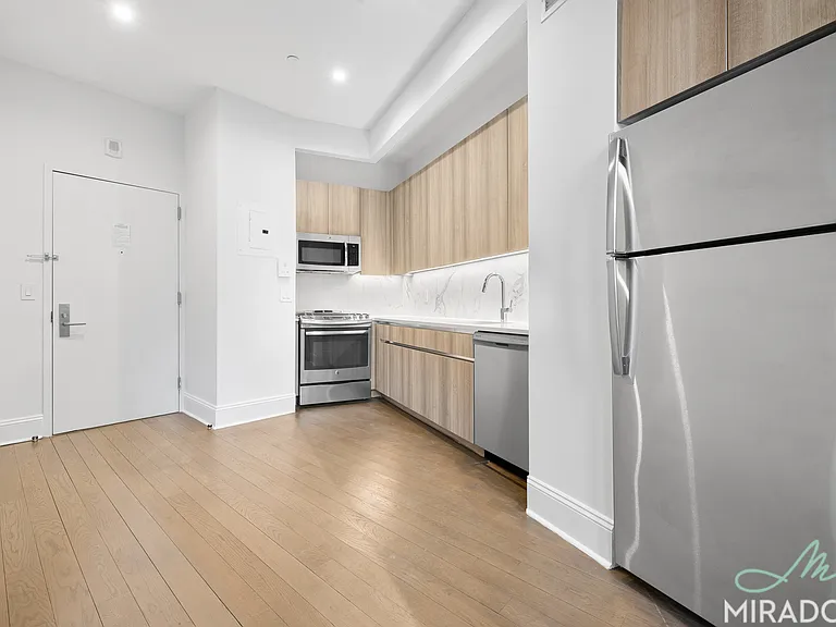 15 Park Row #17A — Photo 9