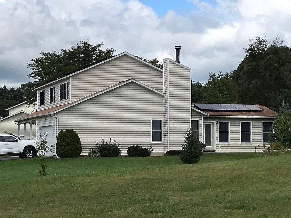 2nd image of 102 Gloucester St