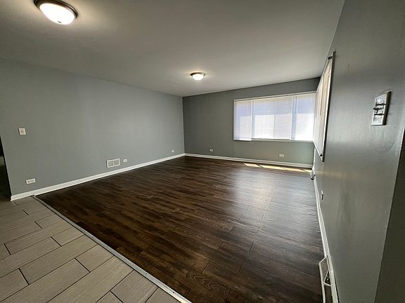 3rd image of 17107 Whittier Ave