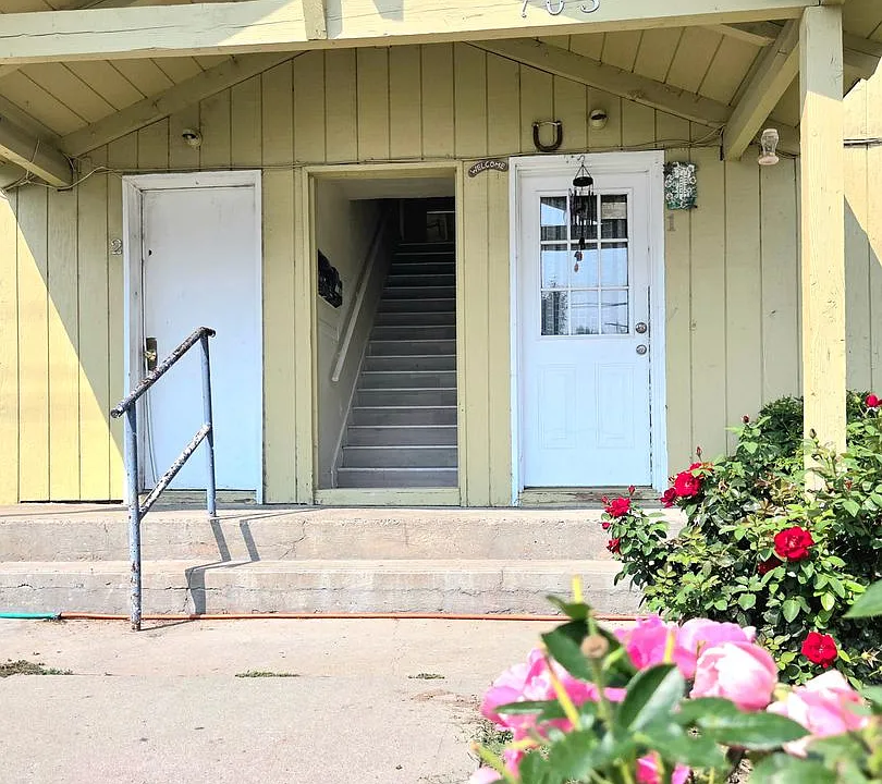 703 Pioneer Ave
