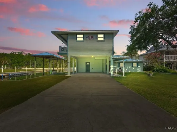 42 Magnolia Ave, Yankeetown, FL 34498
