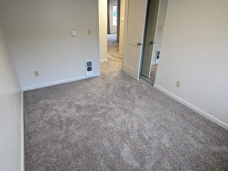 449 Main Ave S — Photo 13