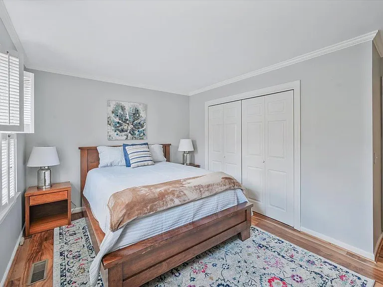 206 Westchase Dr — Photo 16